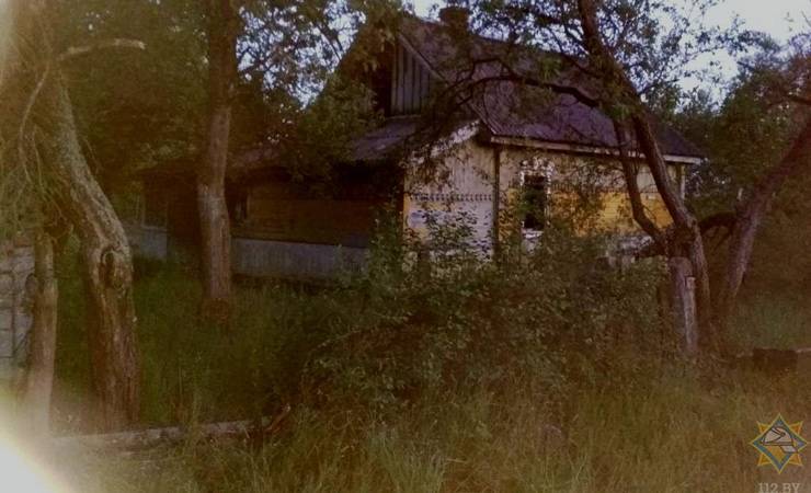 В Житковичском районе мужчина забрался в чужой дом, устроил пожар и погиб