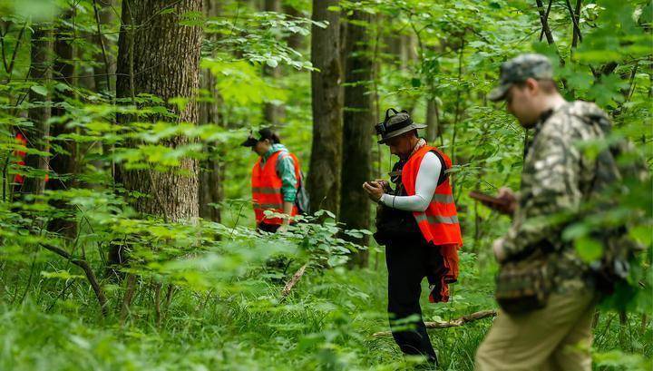 В Сочи полицеские нашли заблудившегося в лесу трехлетнего мальчика