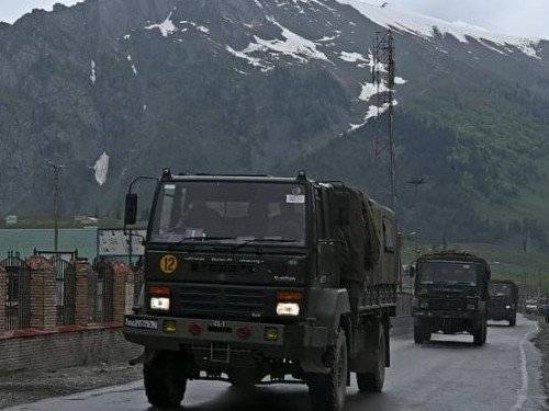 Индия и Китай договорились мирным путем урегулировать напряженность на границе в Гималаях