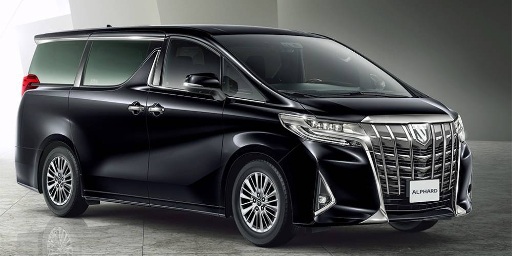Toyota отправит в ремонт минивэны Alphard в России