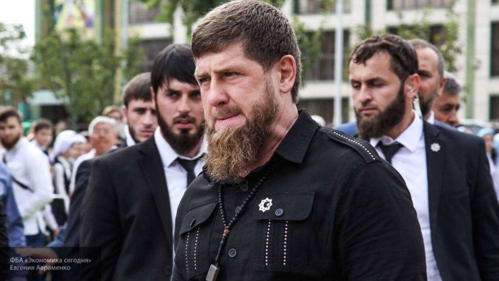 Кадыров поручил помочь попавшим в трудное положение женихам