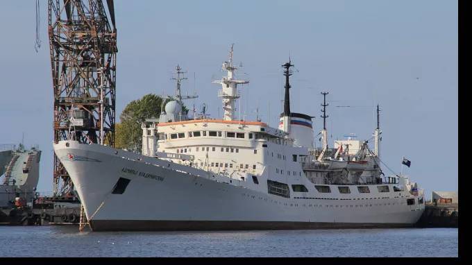 Исследовательское судно "Адмирал Владимирский" сегодня войдет в Балтийское море