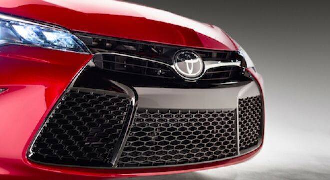 Автопроизводитель Toyota начал продажи гибридного RAV4