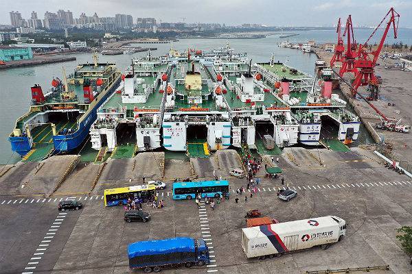 Китай упростит работу порта свободной торговли на Хайнане
