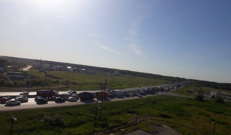 В Тюмени из-за серьезного ДТП возникла пробка на пять километров