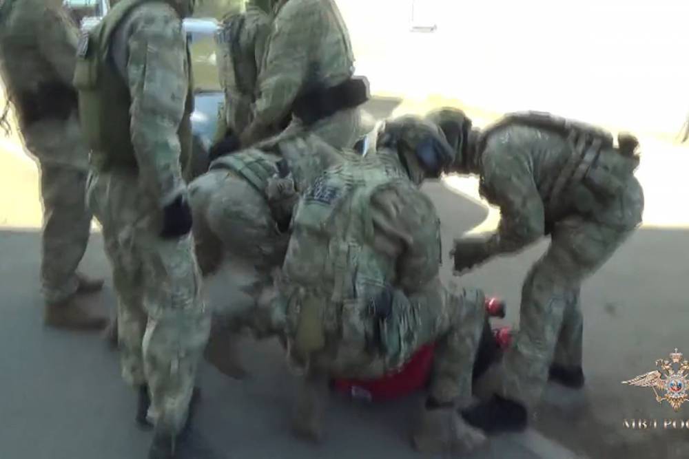 Появилось видео задержания нападавших на инкассаторов в Красноярске