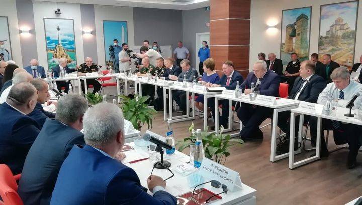 ДОСААФ возобновит в Крыму подготовку парашютистов
