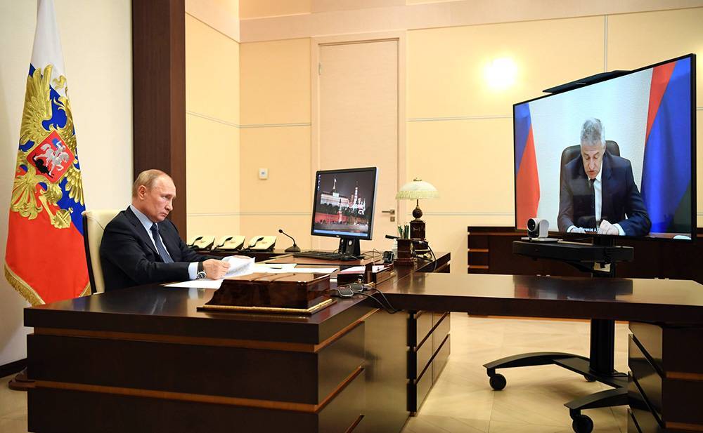 Путин указал главе Карелии на проблемы в регионе