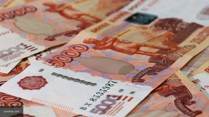 "Серые зарплаты" не позволят исчезнуть наличным деньгам в России