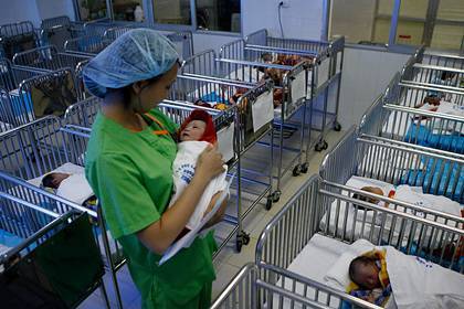 Застрявшая во Вьетнаме россиянка родила ребенка в разгар пандемии коронавируса