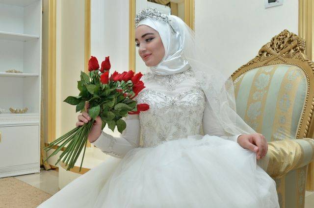 Фонд Кадырова выделит чеченским женихам деньги на выкуп невест