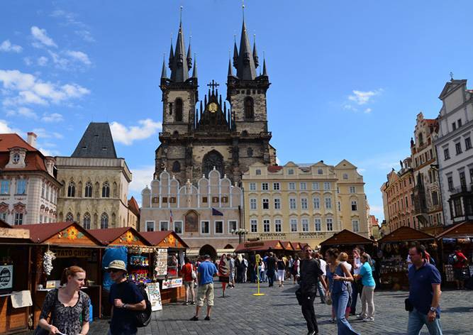 Число российских туристов в Праге существенно выросло