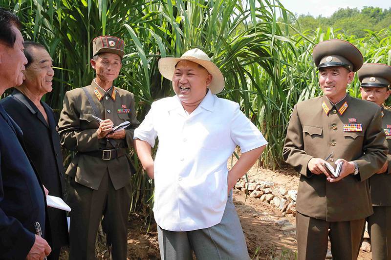 Ким Чен Ын появился на публике в необычной для него одежде