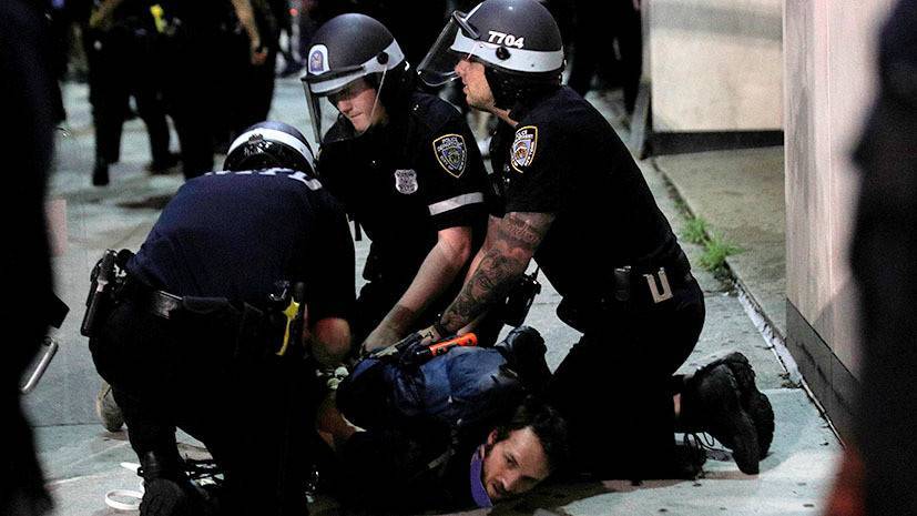 «Нет чудодейственного рецепта»: как в США на фоне протестов готовится возможная реформа полиции