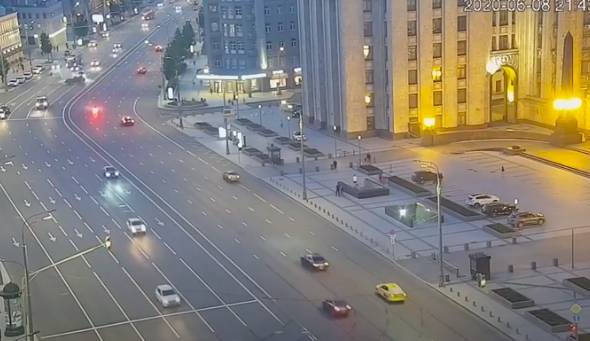 Столкновение автомобиля Ефремова с другой машиной попало на видео