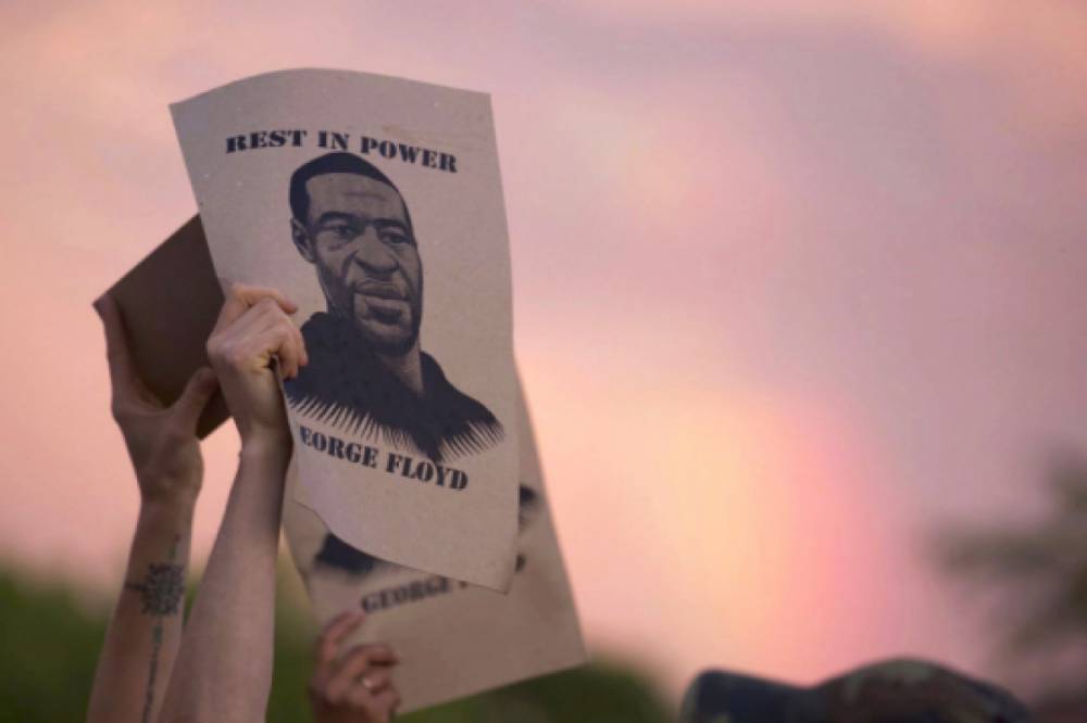 Протесты в США: суд арестовал полицейского, который задушил Джорджа Флойда