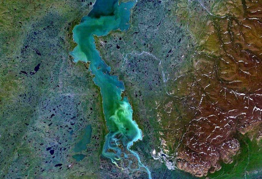 Экологическая катастрофа в РФ: ситуация усугубляется – топливо попало в ледниковое озеро