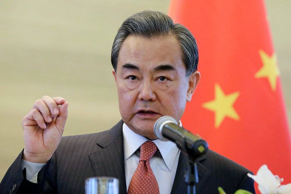 Доминик Рааб - Ван И. - Китайский министр иностранных дел призвал Лондон не вмешиваться во внутренние дела Китая - news-front.info - Китай - Англия - Гонконг - Лондон - Пекин