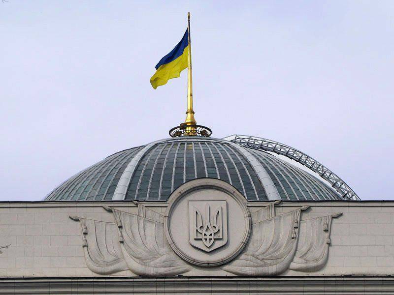 Зеленский подал в Раду как неотложный законопроект "О народовластии через всеукраинский референдум"