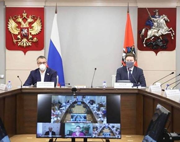 Депутаты Мосгордумы выразили недоверие спикеру-миллиардеру Шапошникову