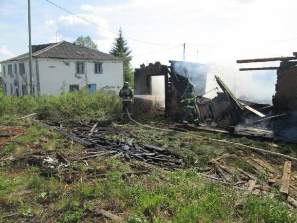 В Едве Удорского района сгорело бесхозное здание