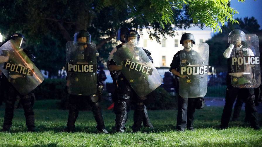 Полиции Миннеаполиса запретили применять удушающие приемы задержания