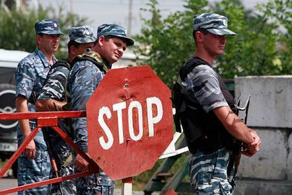 Российских студентов и школьника отправили на зону за игру в террористов