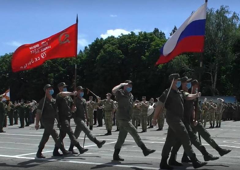 В Новочеркасске прошла первая репетиция парада Победы