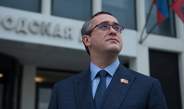 Девять депутатов Мосгордумы выразили недоверие спикеру парламента Алексею Шапошникову