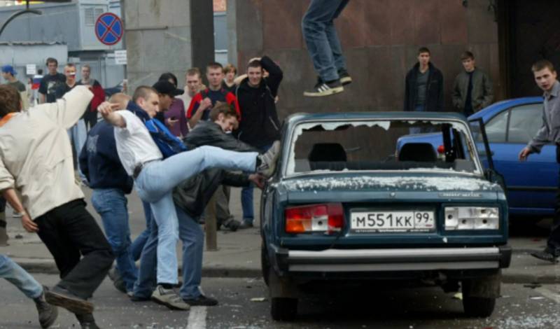 Американские беспорядки напомнили москвичам события на Манежной площади 2002 года