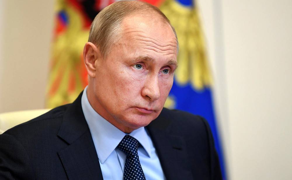 "Прошу вас далеко не уходить": Путин прервал встречу с губернатором