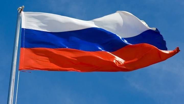 Новосибирский суд оперативно исправил ошибку с российским триколором