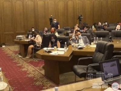 Руководитель аппарата: Глава КС Армении отказался от премий
