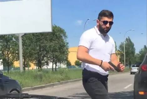 Охранник Ляшко угрожал пистолетом во время конфликта на дороге: он объяснил свои действия