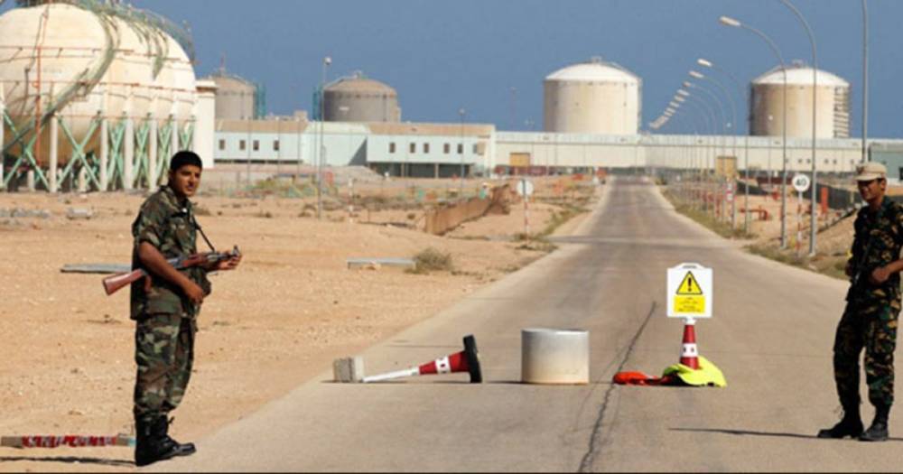 СМИ: отряды армии Хафтара захватили крупнейшее нефтяное месторождение в Ливии