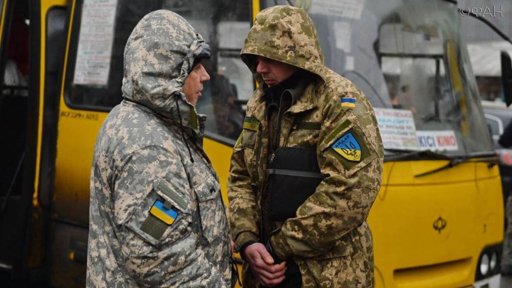 Боевики «Айдара» расстреляли автомобиль с украинскими военными