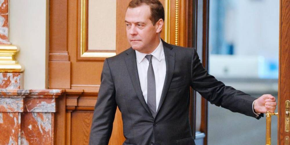 Медведев предупредил о риске преступности среди потерявших работу мигрантов