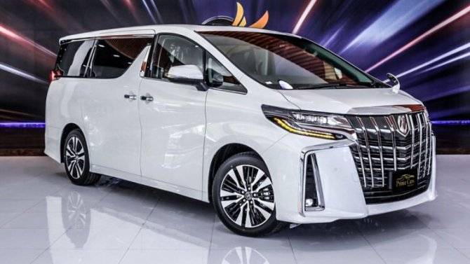 В России отзывают минивэны Toyota Aphard