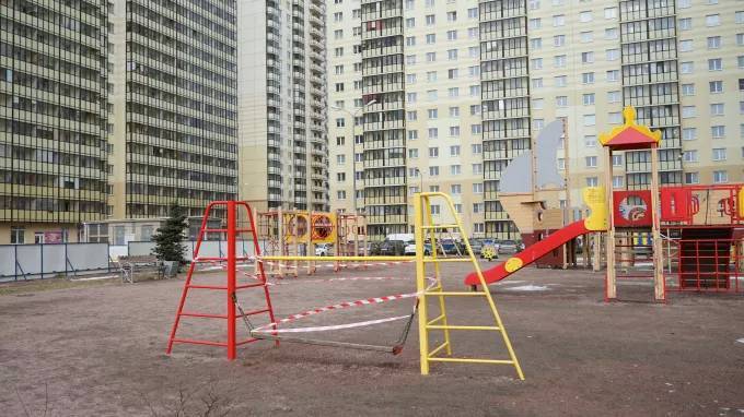 До конца июня в Петербурге откроют детские и спортивные площадки