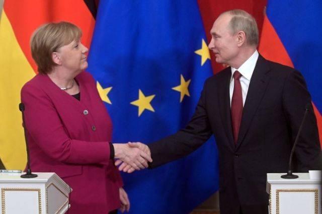 Путин и Меркель заявили об отсутствии прогресса по минским договорённостям