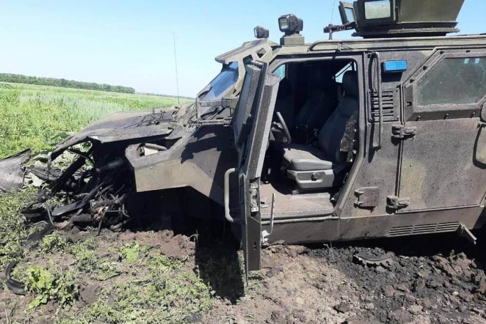 В Донецкой области подорвался автомобиль с военными ВСУ, есть раненые