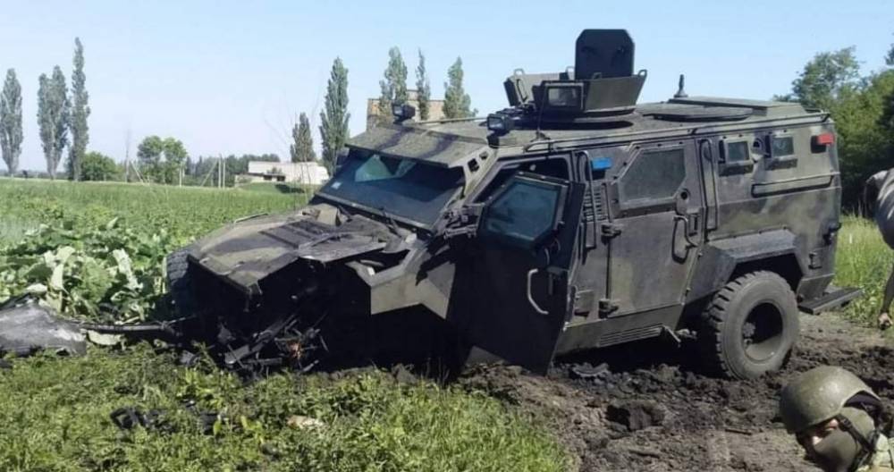 В ДНР подорвался украинский бронеавтомобиль
