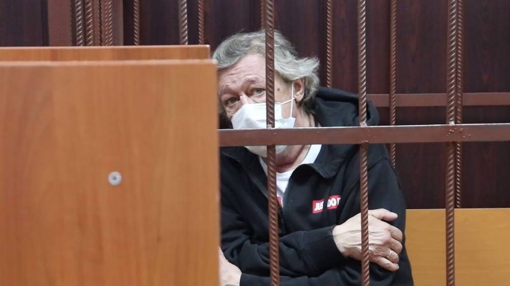 Скорую в Таганский суд вызывали не для Ефремова