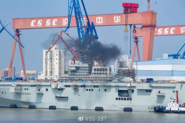 На китайском корабле проекта 075 засекли новейший беспилотный вертолет (ФОТО)