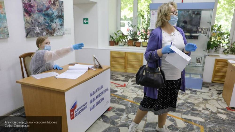 Жители Владивостока сообщили о своем выборе на голосовании по Конституции РФ