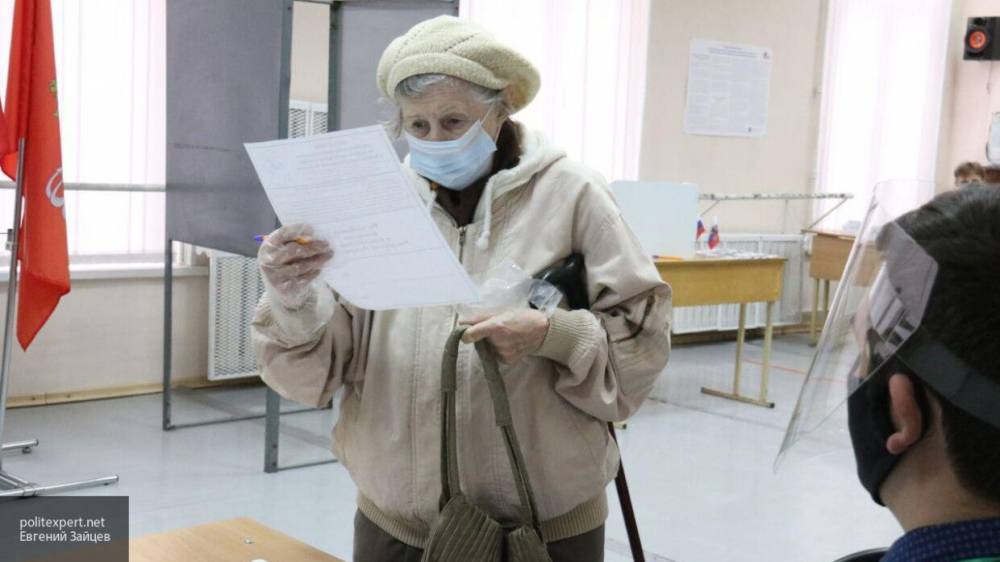 Эксперты оценили безопасность голосования по Конституции РФ в Петербурге на фоне COVID-19