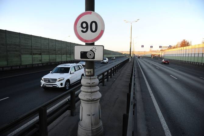 Полный вперед: в ГИБДД одобрили увеличение скорости транспорта на трассах
