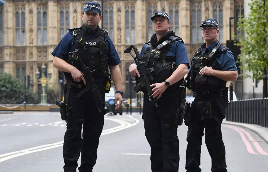 В Лондоне сотрудника полиции обвиняют в терроризме