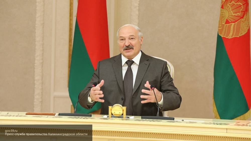 Лукашенко призвал белорусов покупать товары отечественного производства
