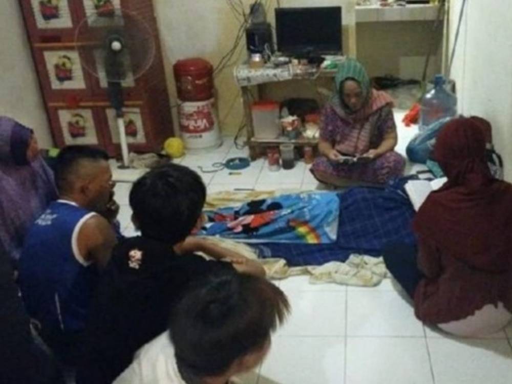 В Индонезии питон задушил мальчика